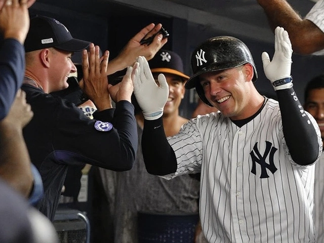 Yankees rally with six runs in 8th to beat Mets 8-2